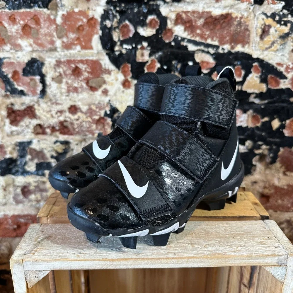 Nike Force Savage Shark 2 Cleats Shoes Youth Size 12C Black Football AQ7723-001